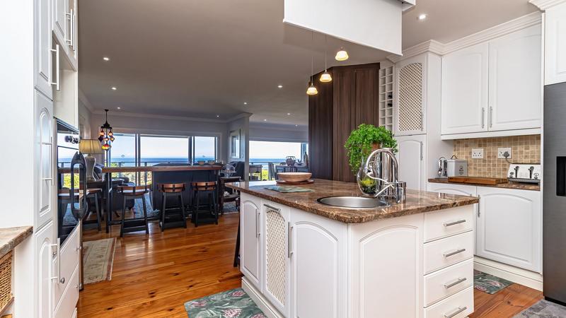 5 Bedroom Property for Sale in Southern Cross Western Cape